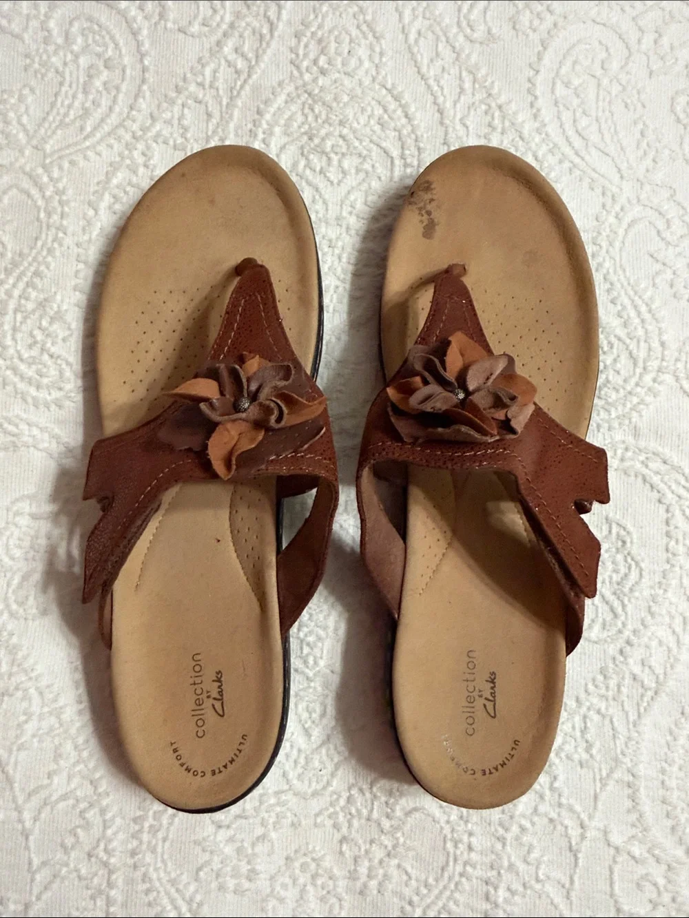 Clarks Brown Floral Leather Thong Sandals Size 11M Velcro Close
